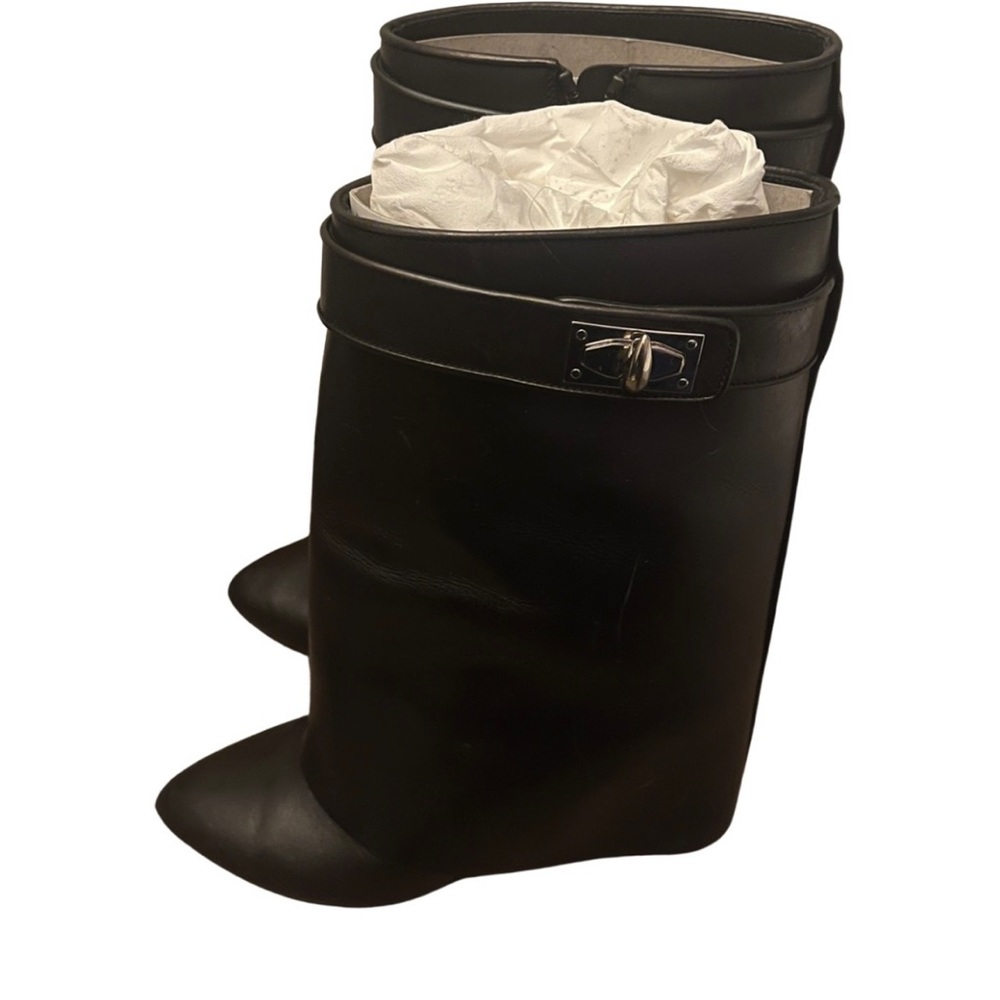 Givenchy ankle shark lock boots size 39